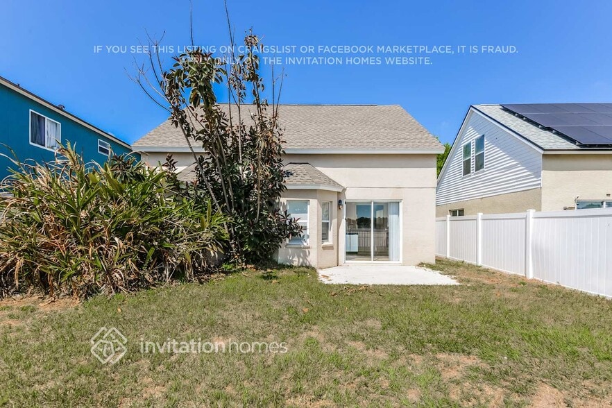 Building Photo - 10710 Lakeside Vista Dr