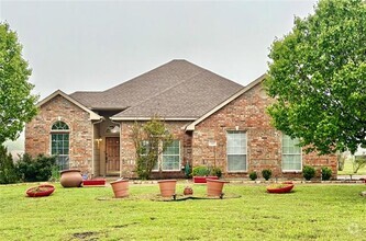 Building Photo - 385 Eastward Dr