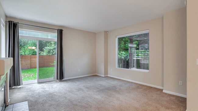 Building Photo - 9817 N Clarendon Ave