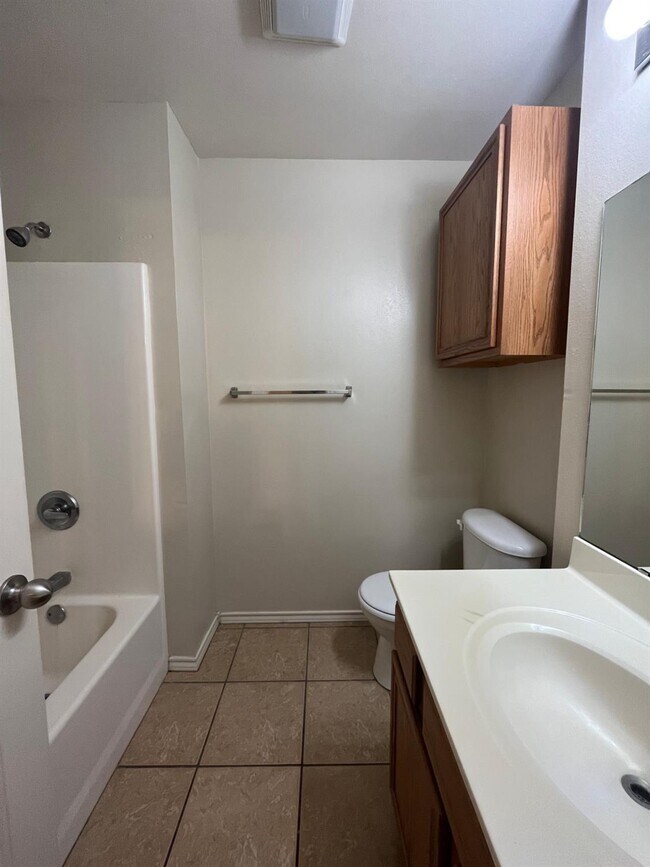 Building Photo - 314 N Clinton Ave