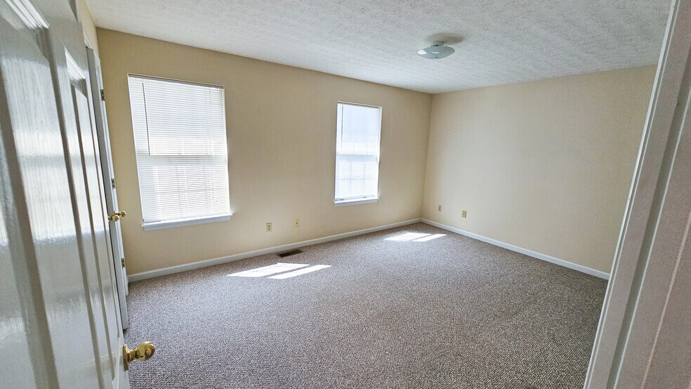 Building Photo - 140 Bright St