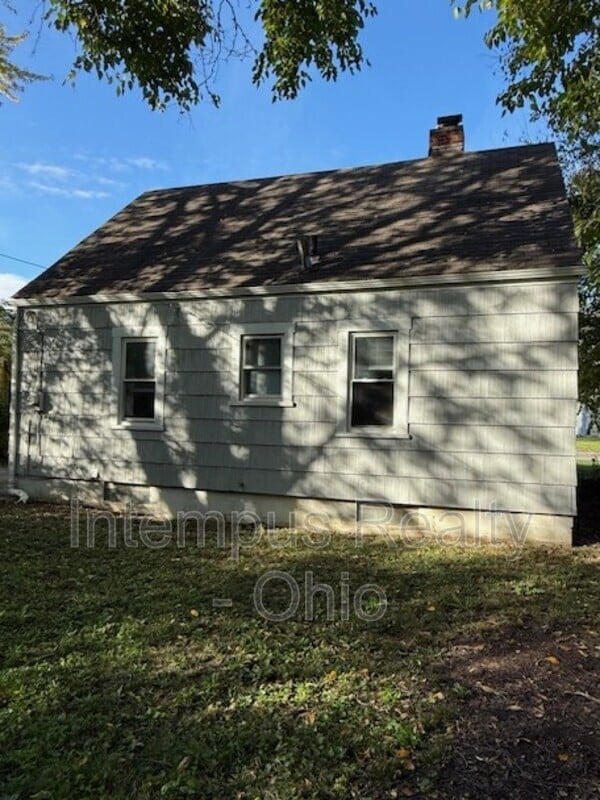 Building Photo - 692 S Wheatland Ave