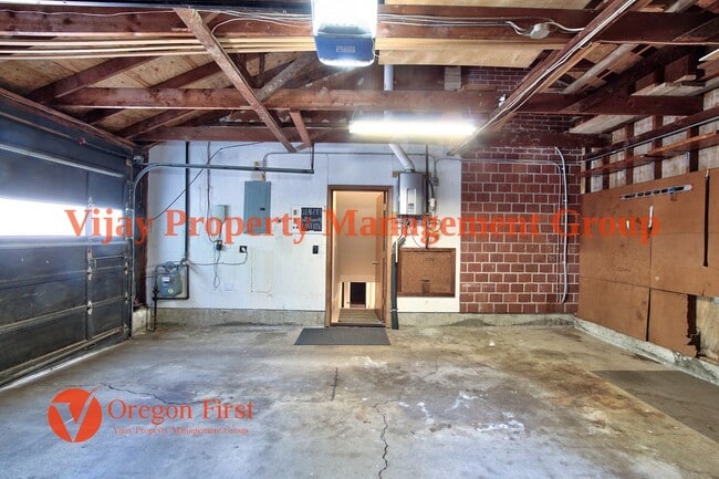Building Photo - 12274 NW Coleman Dr