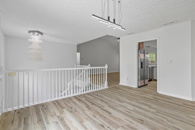 Building Photo - 75 Havenwood Ln