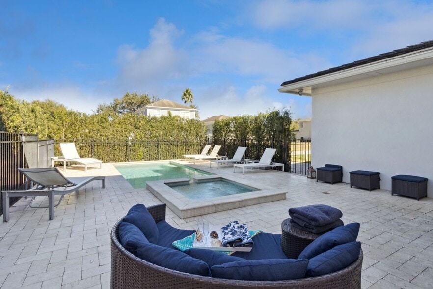 Building Photo - 7423 Sparkling Ct