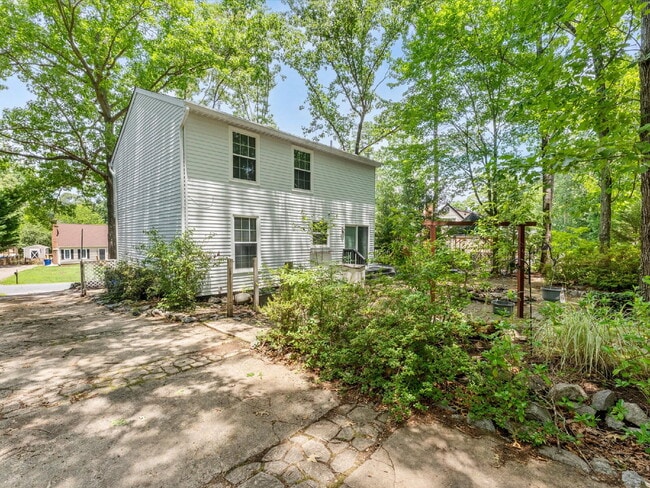 Building Photo - 3513 Castlebury Dr