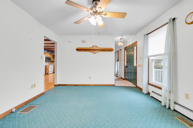 Building Photo - Family-Friendly 4-Bed Home with Pet-Friendly Yard and Pool in a Quiet Neighborhood