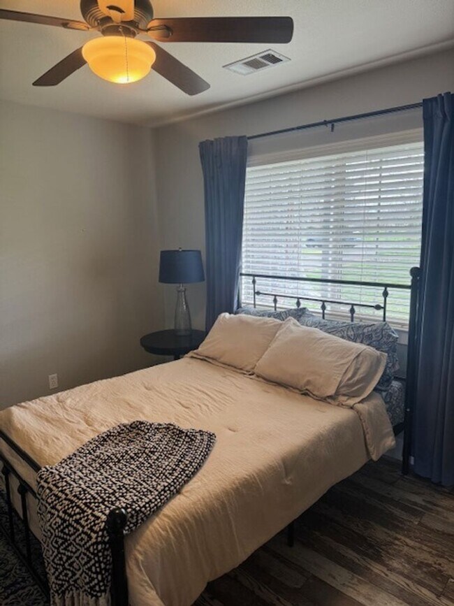 Building Photo - Country Style Living in this Charming Home in Anderson