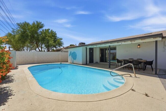 Building Photo - Scottsdale Oasis Ready for July move-in!