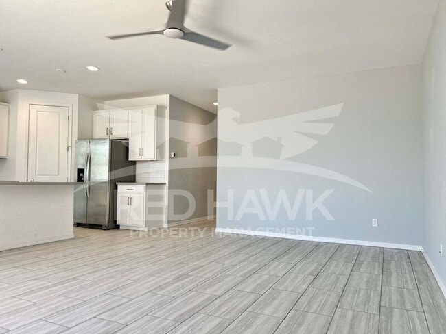 Building Photo - 35991 W San Clemente Ave