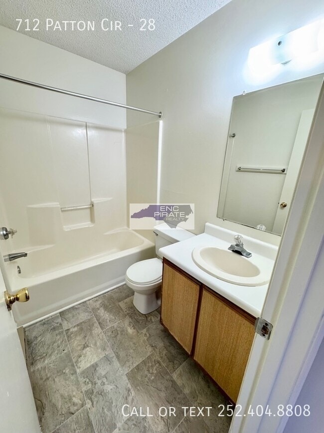 Building Photo - 712 Patton Cir