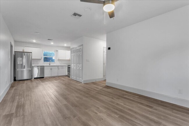 Dining - 3812 N 51st St