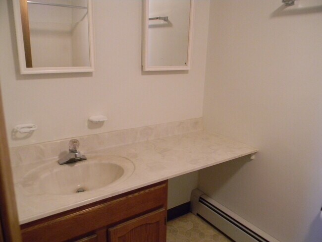 Building Photo - 3360 Vestal Rd