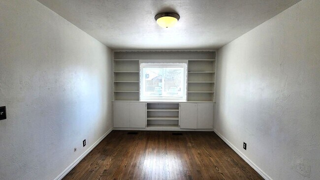 Building Photo - 3 BED 1 Bath Home Andys Sub Addition Bethany, OK