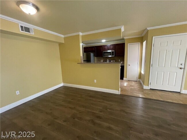 Building Photo - 1150 N Buffalo Dr