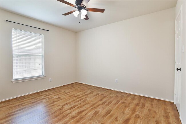 Building Photo - 26738 Abbey Springs Ln