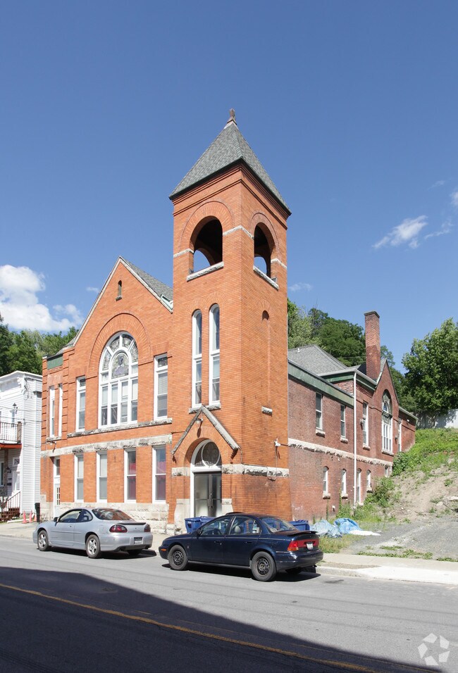 Primary Photo - 37 S Main St