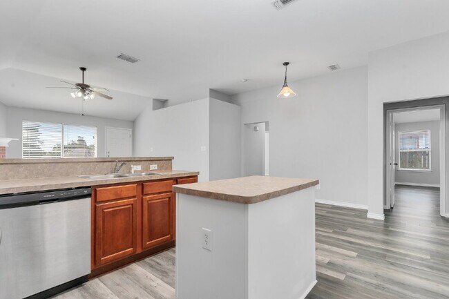 Building Photo - Welcome home to this beautifully maintained 4-bedroom, 2-bath, single-story home in the desirable...
