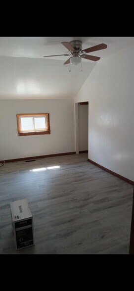 Building Photo - 94 Box Ave