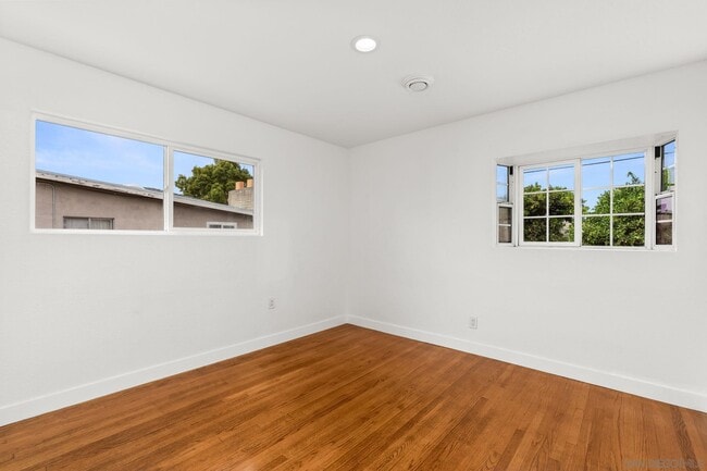 Building Photo - 614 5th Ave