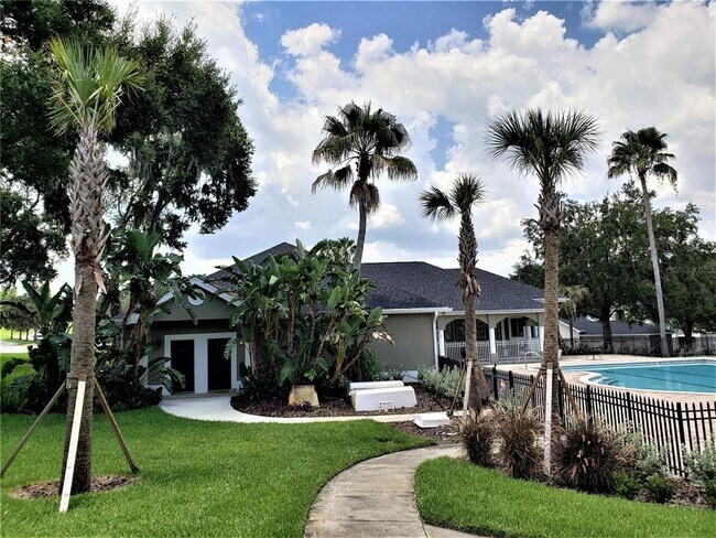 Building Photo - 4240 Summer Landing Dr
