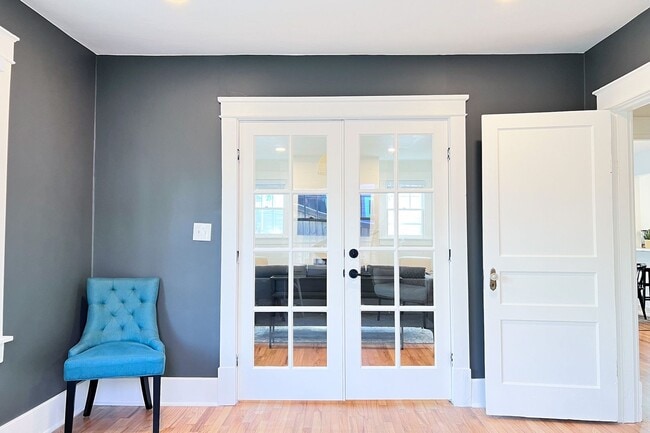 Building Photo - Furnished 3 Bedroom Walkable East Nashvill...