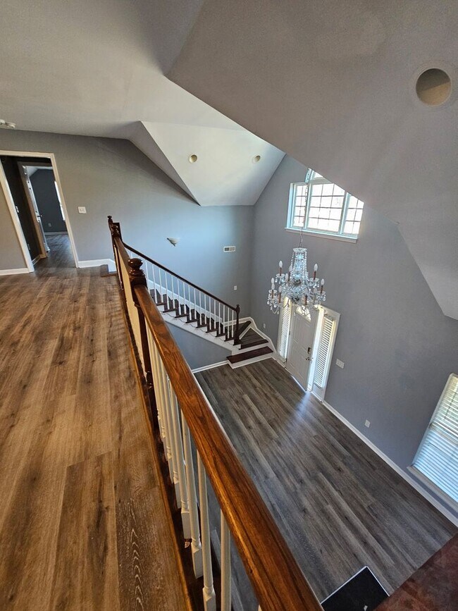 Building Photo - 5 Bedrooms- 3 Bathroom- House in West Rome!