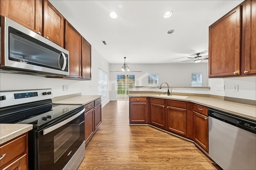 Building Photo - 1 Woodvine Way