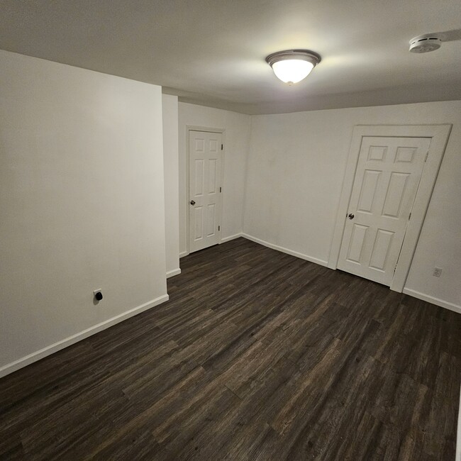 Front Bedroom 2nd Level Entrance - 915 Saint Marys Ave