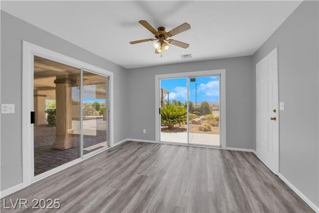 Building Photo - 1.2 Acres with Indoor & Outdoor RV Parking!!!!