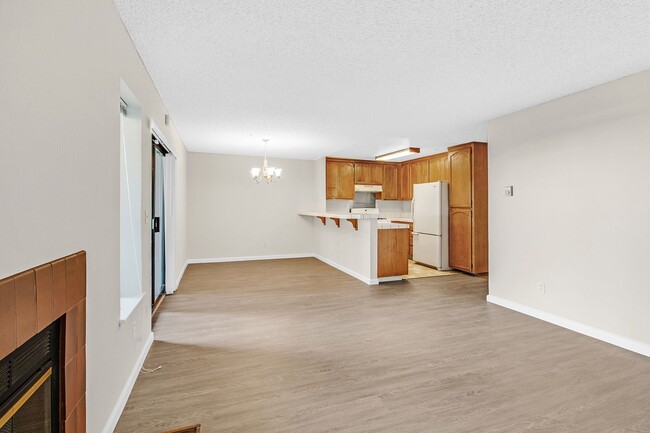 Building Photo - Fabulous condo at the Saddleback complex