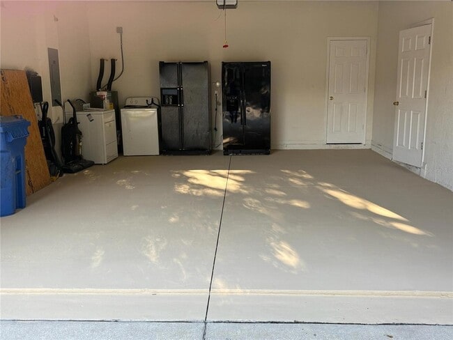 Building Photo - 11126 Creek Haven Dr