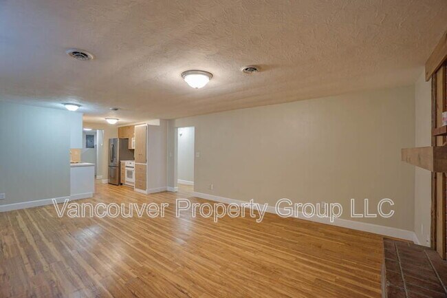 Building Photo - 2218 E 18th St