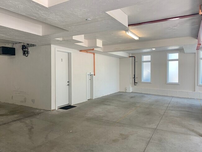 Building Photo - 5 Mohawk St