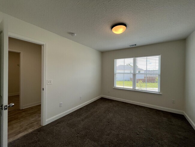 Building Photo - 679 Fairview Cir