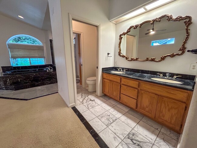 Building Photo - 3 Bedroom Home for Rent in Chico CA | Garage, Private Yard, Central HVAC