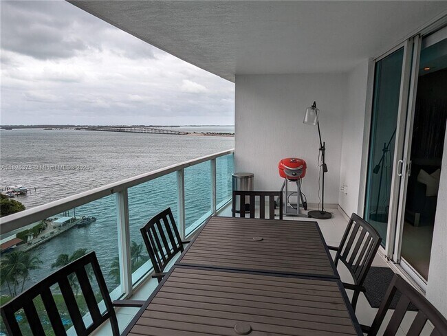 Building Photo - 2101 Brickell Ave
