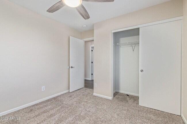 Building Photo - 2283 W Silver Creek Ln