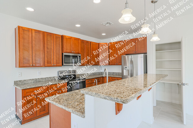Building Photo - 885 W Caroline Ln