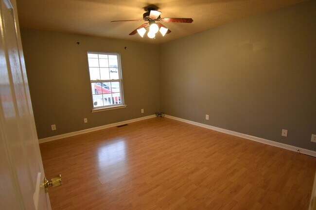 Building Photo - 3 Bedroom Pet Friendly Home For Rent Near ...