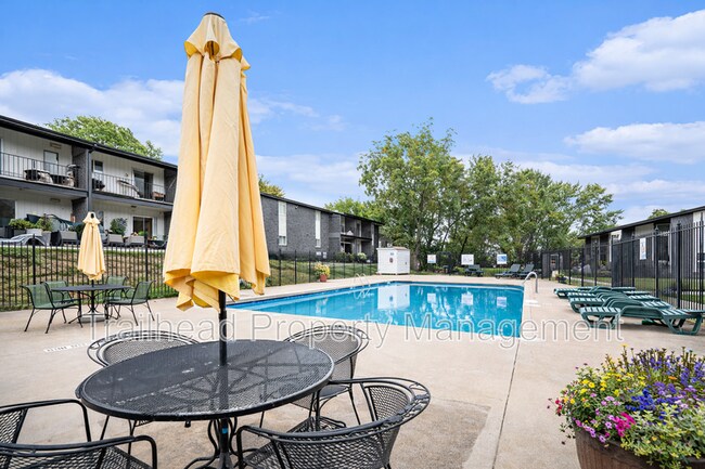 Building Photo - 8300 Robinson St