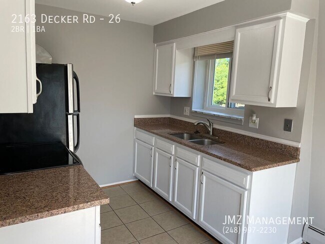 Building Photo - 2163 Decker Rd