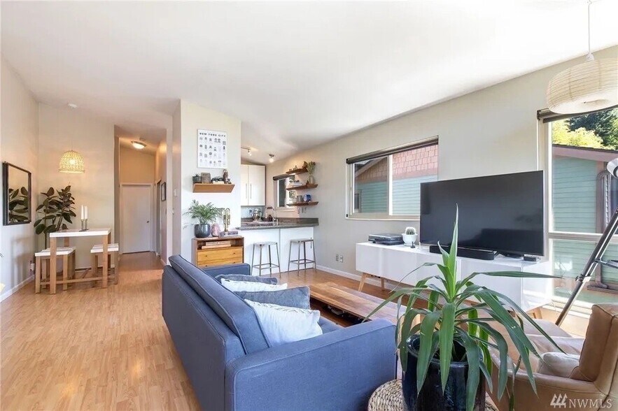 Building Photo - 3608746657 14th Ave W