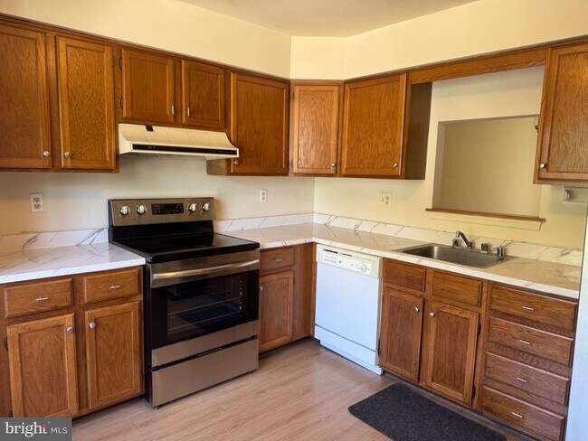 Building Photo - 4711 Leyden Way