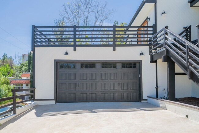 Building Photo - 5245 Elvira Rd