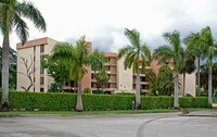 Building Photo - Fairway Views