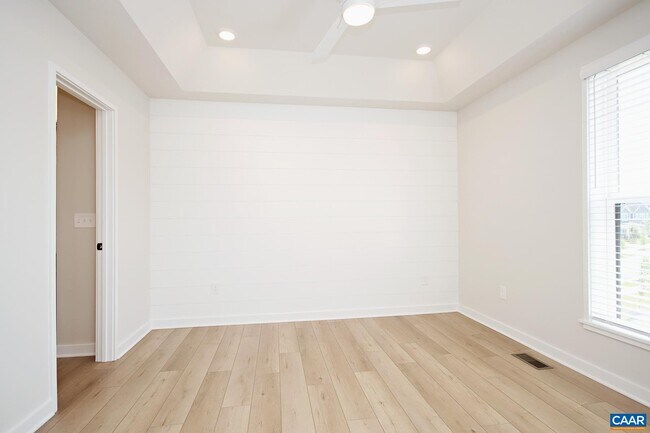 Building Photo - 6015 Bicknell St