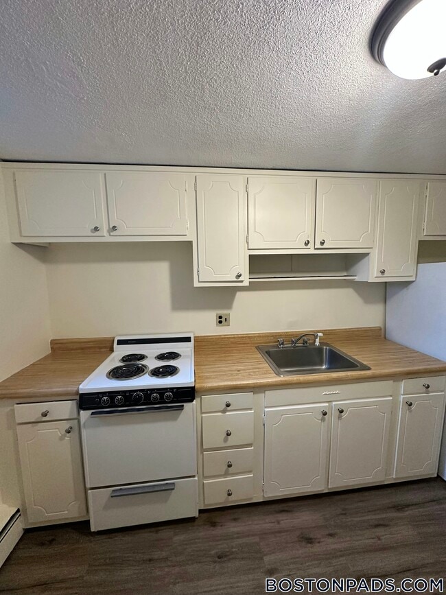 Building Photo - 33 Westgate Rd