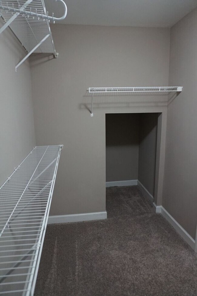 Building Photo - 3 Bedroom 2 Full bathrooms w/ Bonus room in Richlands!