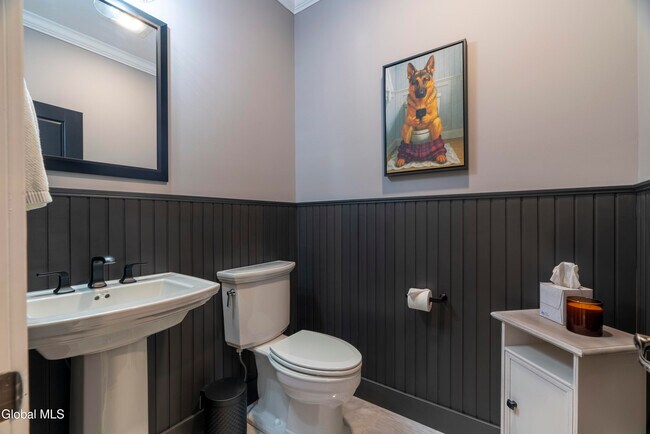 Building Photo - 5 Maria Ln